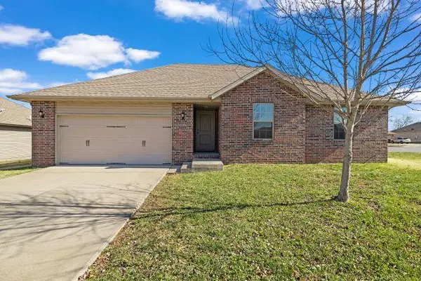 4100 N Grassland DR, Ozark, MO 65721