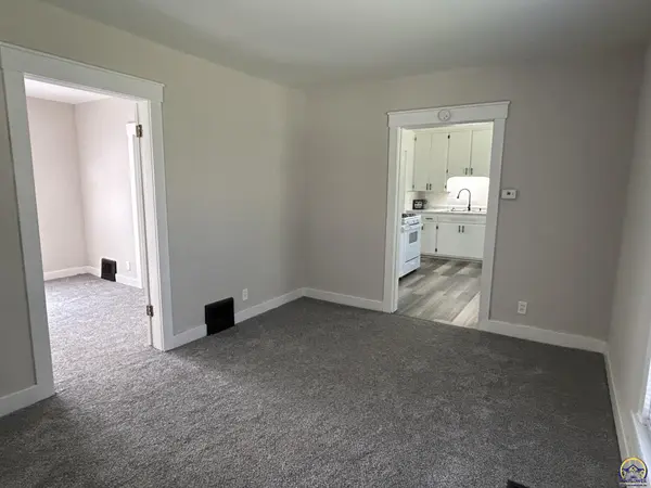 2501 SW Clay ST, Topeka, KS 66611