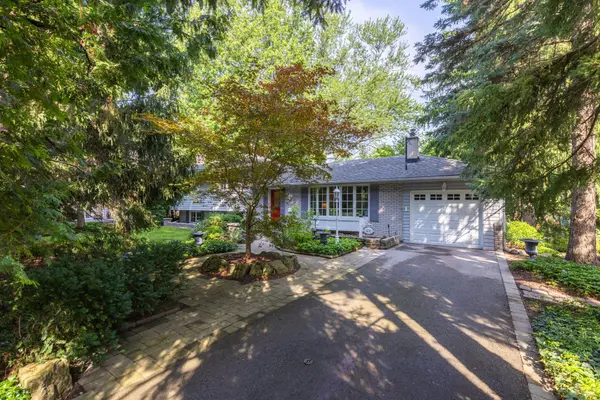 401 Cairncroft RD, Oakville, ON L6J 4M8