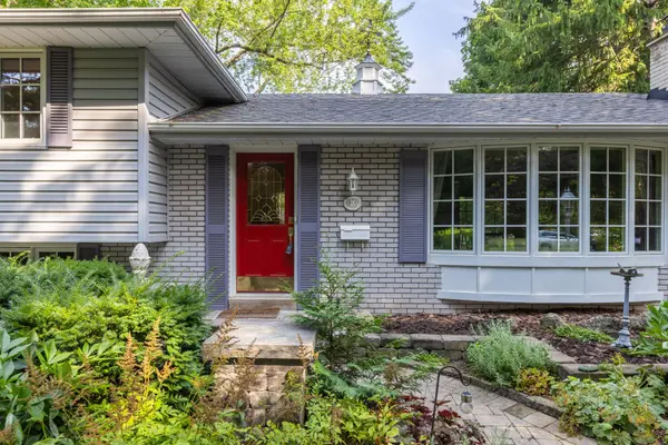 401 Cairncroft RD, Oakville, ON L6J 4M8