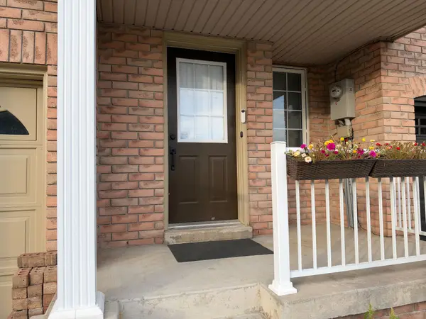 1049 Kennedy CIR, Milton, ON L9T 5S5