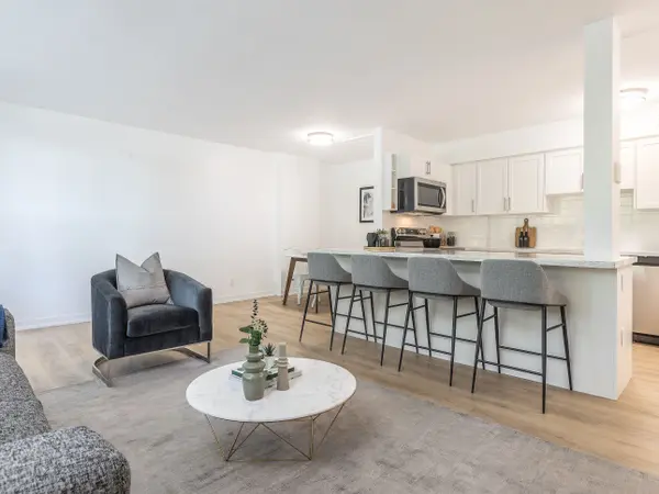 240 Markland DR #1006, Toronto W08, ON M9C 1R3