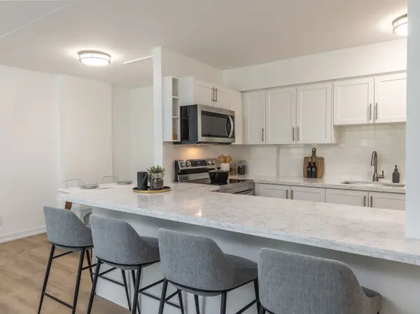 240 Markland DR #1006, Toronto W08, ON M9C 1R3
