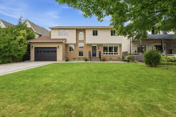 513 Maplehurst AVE, Oakville, ON L6L 4Y8