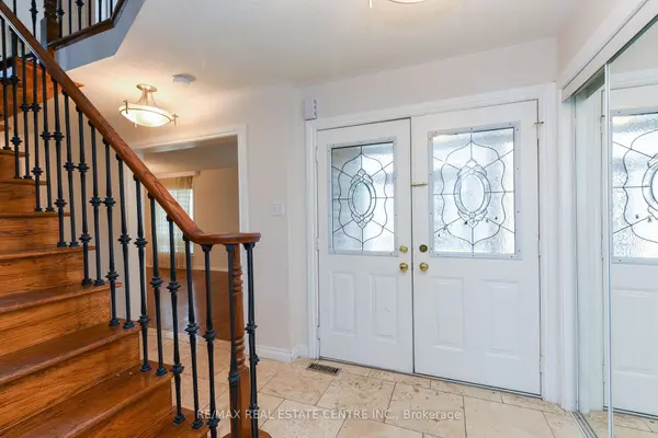 5989 Sidmouth ST, Mississauga, ON L5V 2Z5