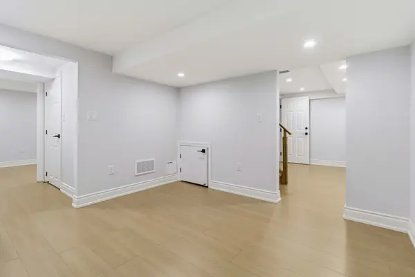 90 Burgby AVE #Basement, Brampton, ON L6X 3A4