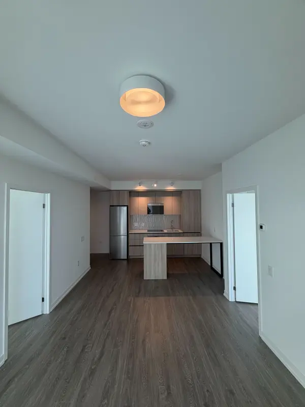 2485 Eglinton AVE W #1204, Mississauga, ON L5M 2T1