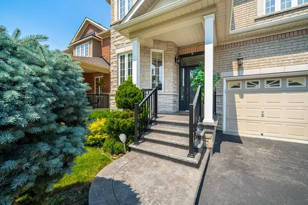 30 Eatonville ST #Upper, Brampton, ON L7A 0M7