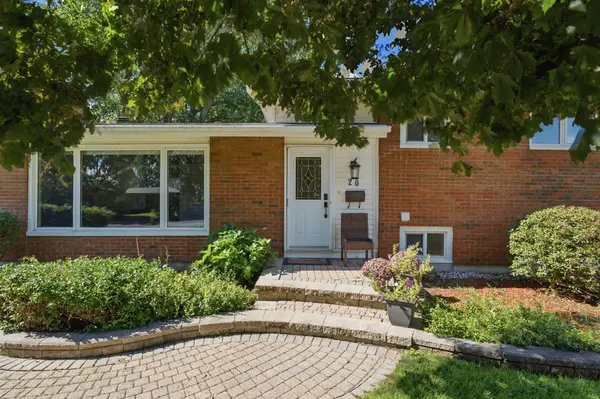 20 Parthia AVE, Cityview - Parkwoods Hills - Rideau Shore, ON K2E 5J9