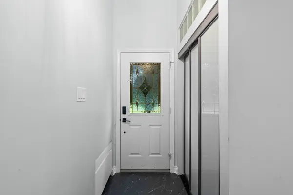 20 Parthia AVE, Cityview - Parkwoods Hills - Rideau Shore, ON K2E 5J9