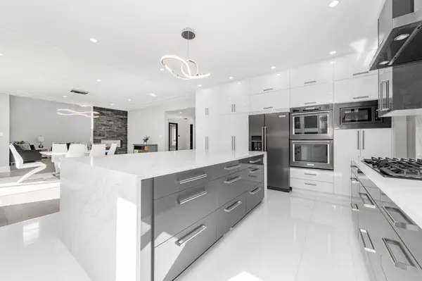 224 Roger RD, Alta Vista And Area, ON K1H 5C6
