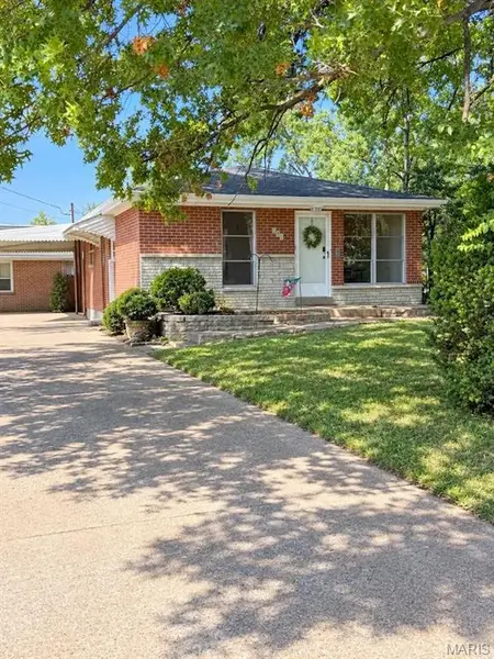 701 Avenue H, St Louis, MO 63125