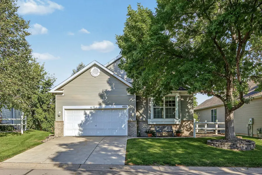 433 Meadowood LN, Burnsville, MN 55337