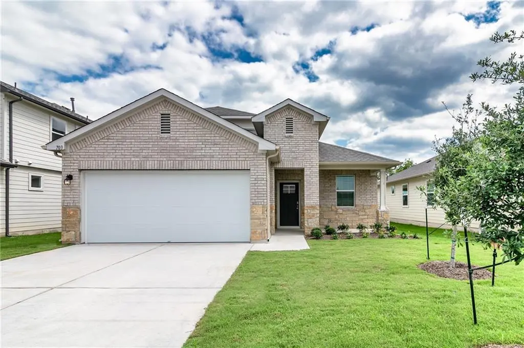 703 Bluffview DR, Bastrop, TX 78602