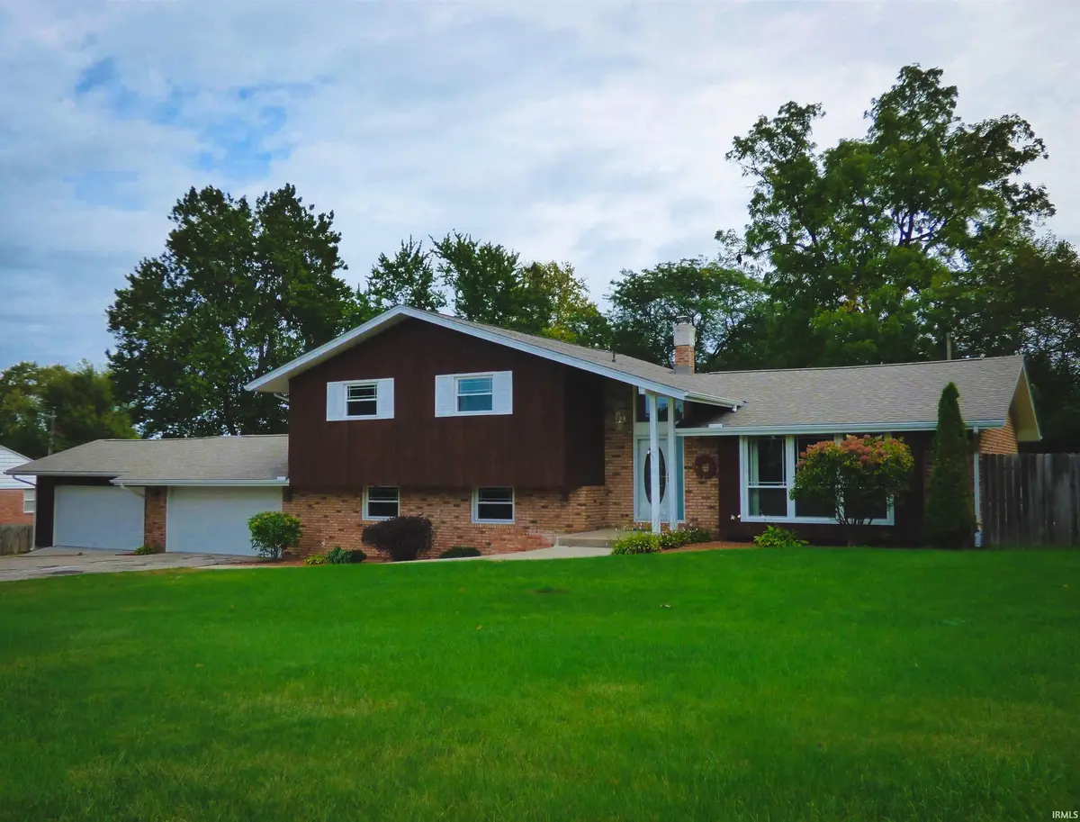5434 Miami ST, South Bend, IN 46614-6033