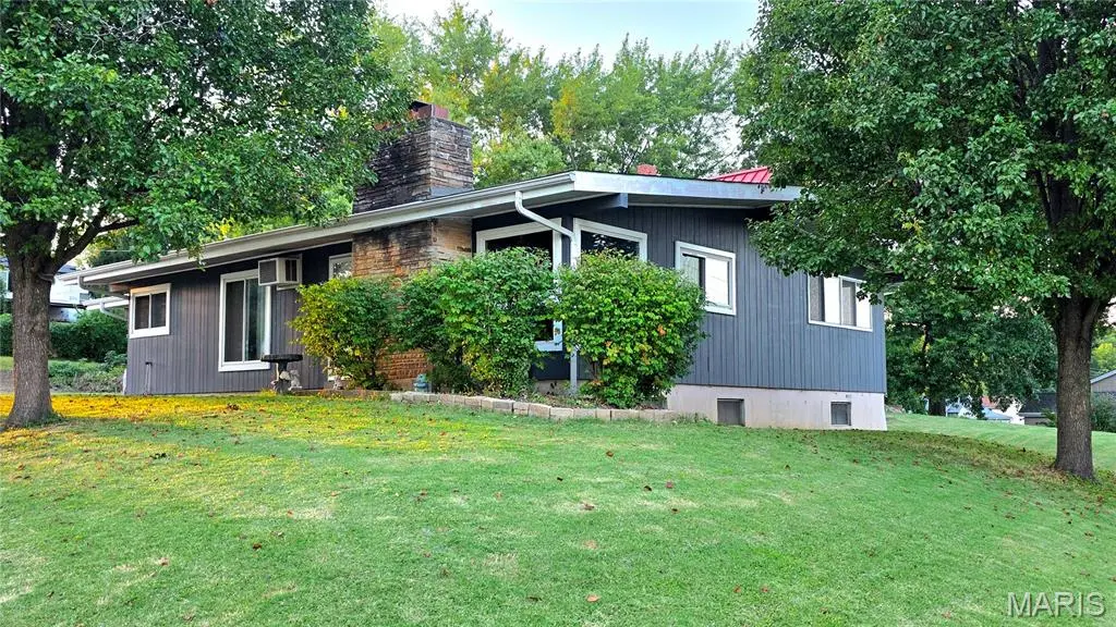 601 W 9th ST, Washington, MO 63090