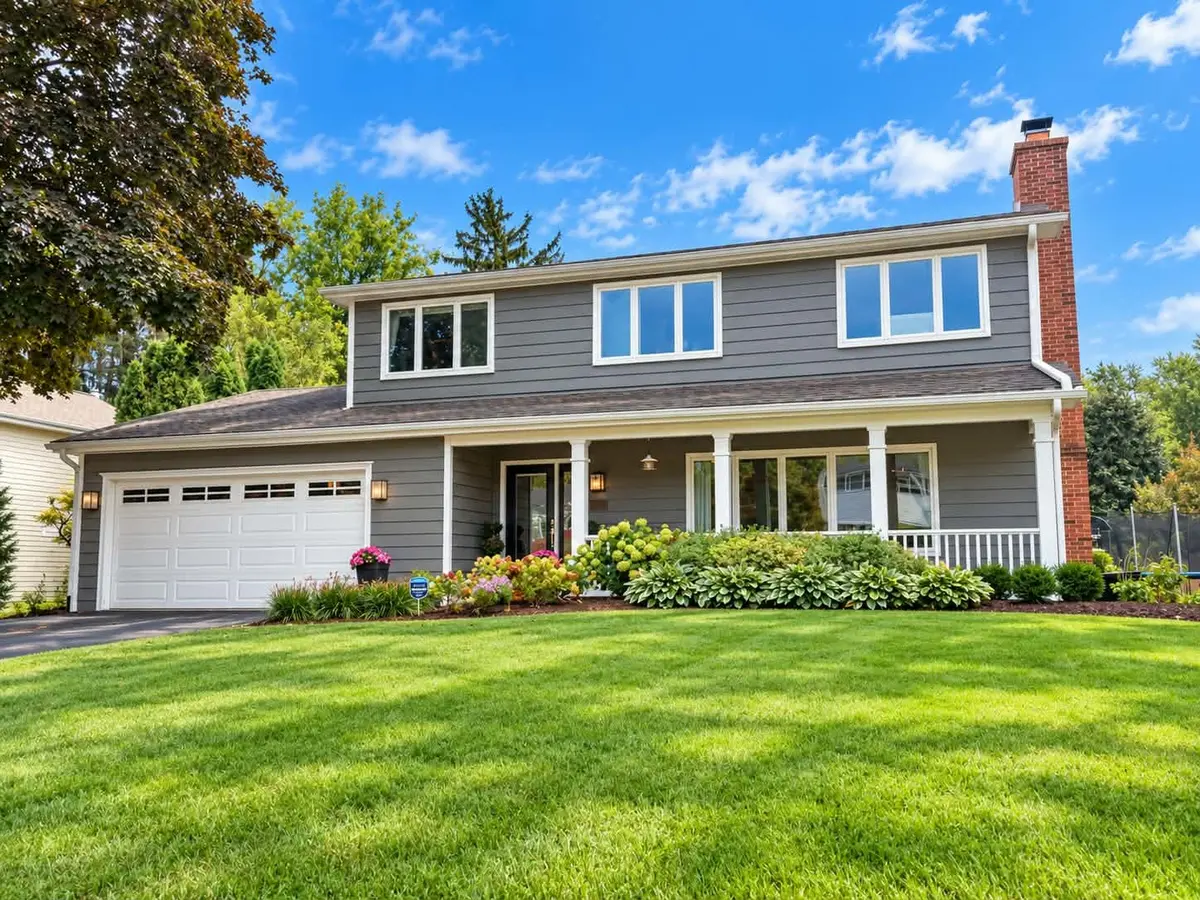 26W355 Blackhawk DR, Wheaton, IL 60189