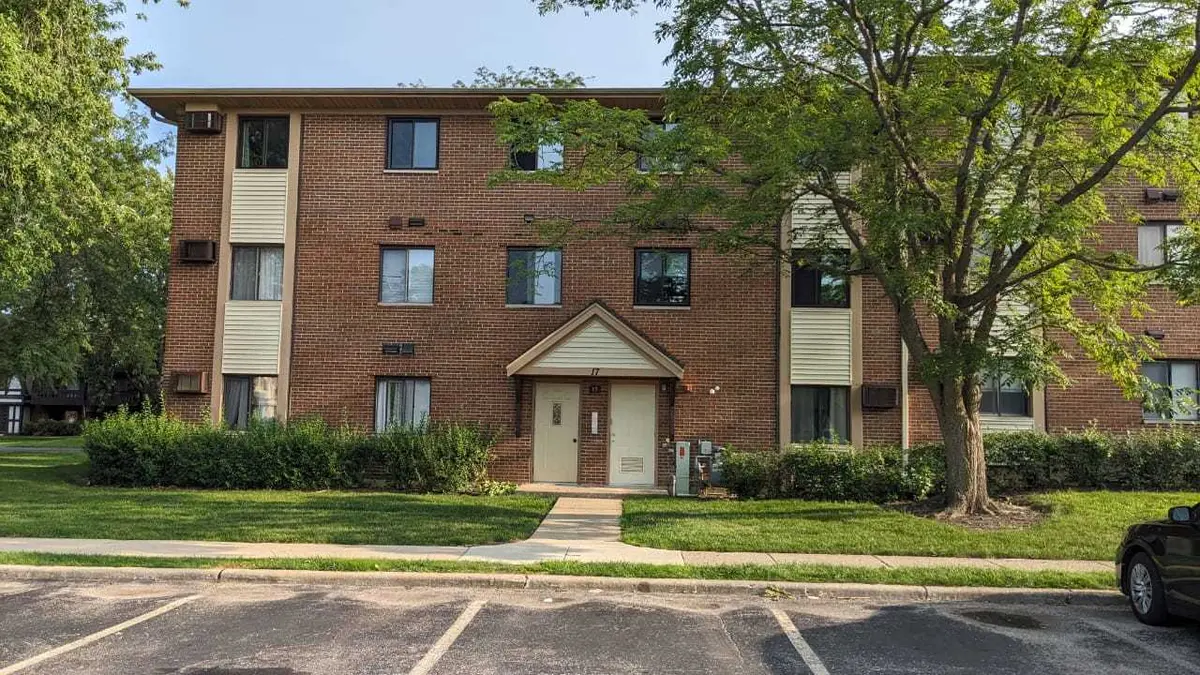 17 Parkside CT #3, Vernon Hills, IL 60061