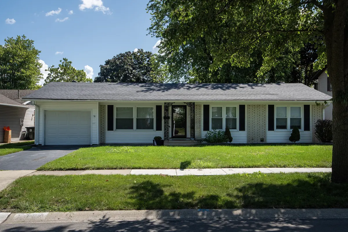 1021 Lonsdale RD, Elk Grove Village, IL 60007