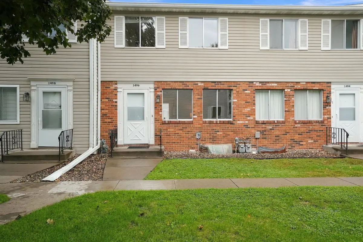1496 Goodwin AVE N, Oakdale, MN 55128