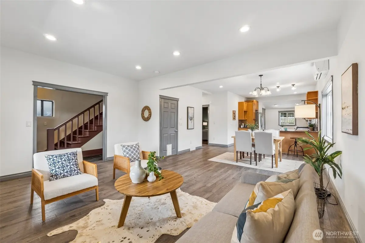 4808 S Othello ST, Seattle, WA 98118