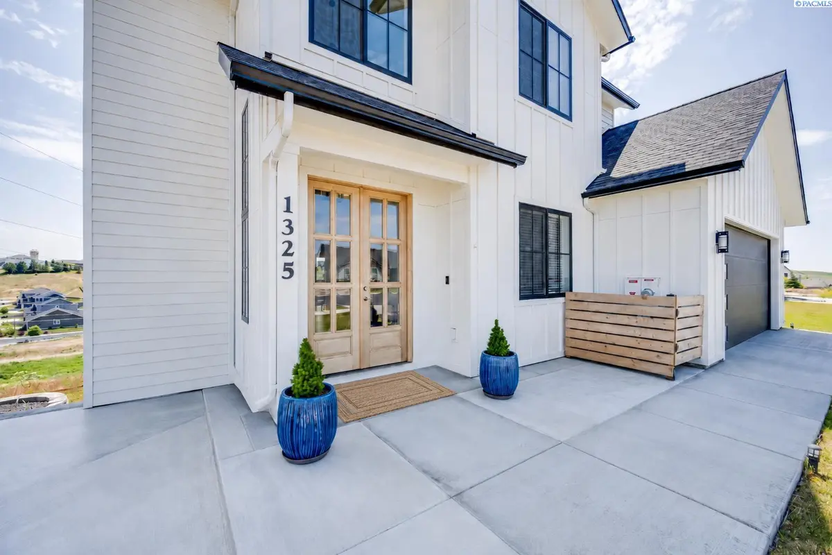 1325 SW Panorama Drive, Pullman, WA 99163