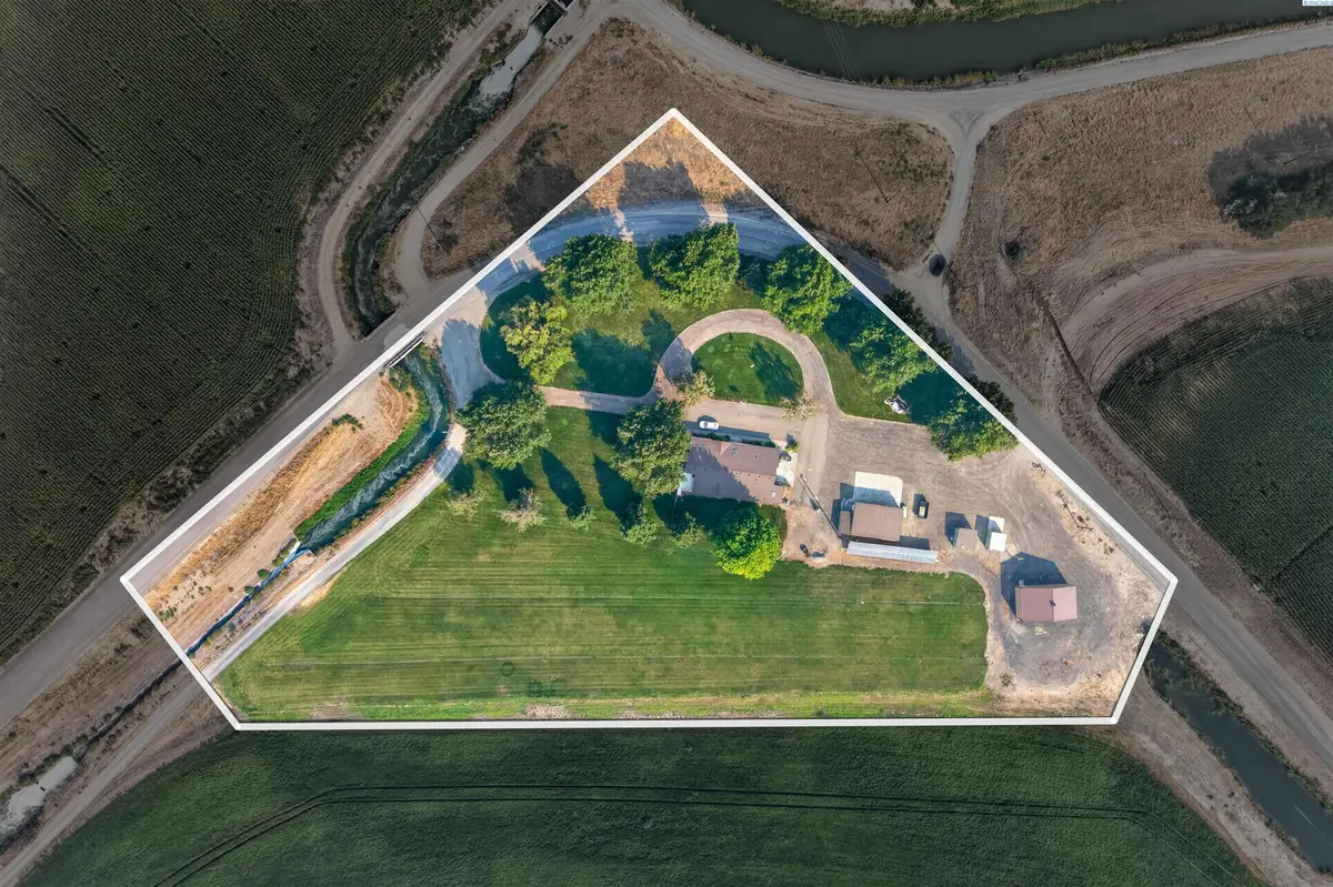 4921 Dogwood Rd, Pasco, WA 99301