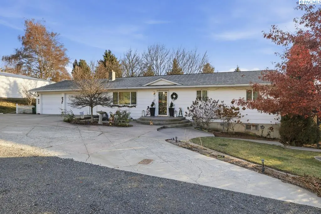 314 E 9th St, Rosalia, WA 99170