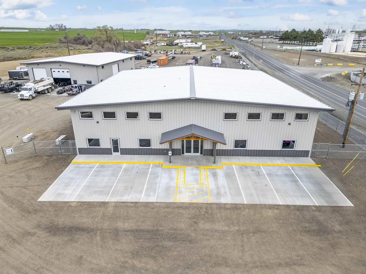 3251 N Glade Rd #C, Pasco, WA 99301