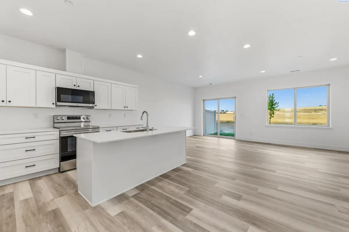 4433 Road 114, Pasco, WA 99301