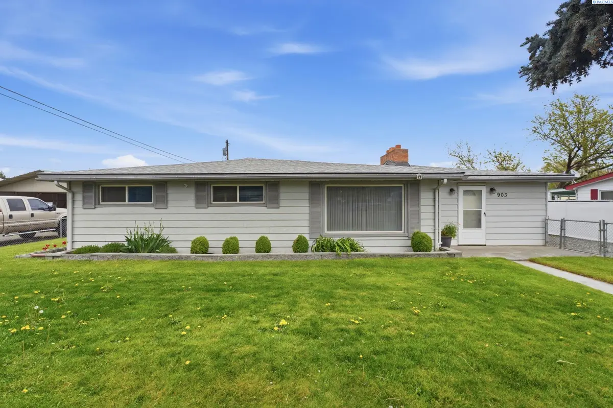 903 E 27th Ave, Kennewick, WA 99337
