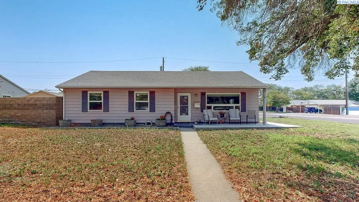 614 Basswood Avenue, Richland, WA 99352-3672