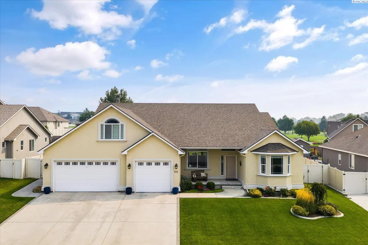511 S Hawaii St, Kennewick, WA 99336