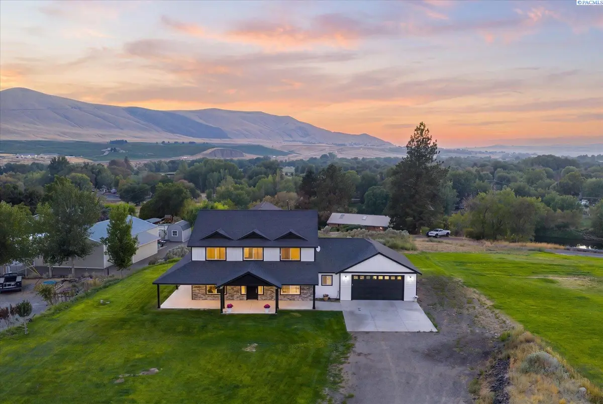 29608 N 113 PR NE, Benton City, WA 99320