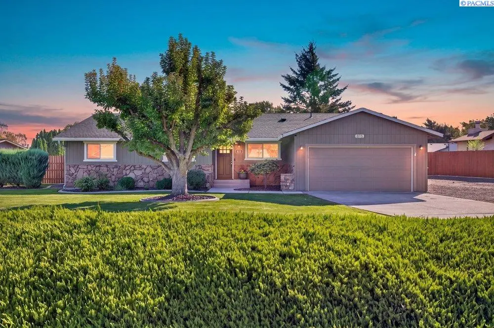 815 S Young St., Kennewick, WA 99336