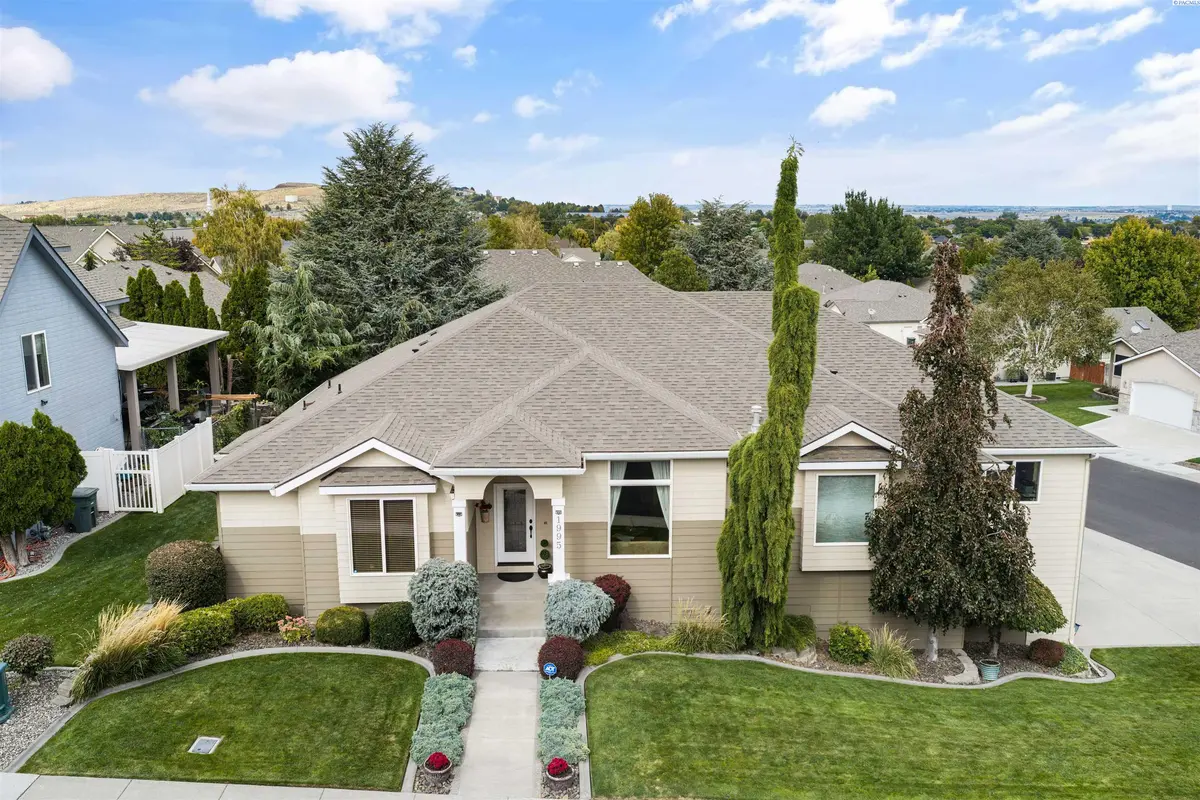 1995 Penny Royal Ave, Richland, WA 99352