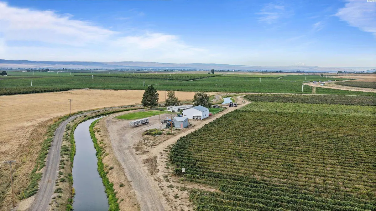 46608 N Gap Rd, Prosser, WA 99350