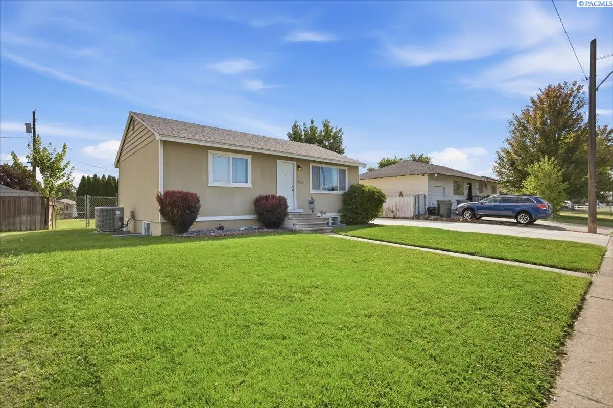 2006 Everest Ave, Richland, WA 99354-2230