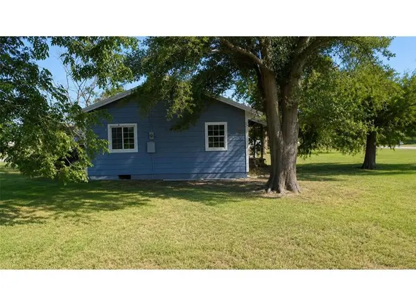 949 County Road 1410, Bonham, TX 75418