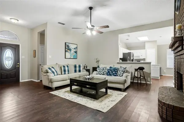 7108 Summerset Drive, Benbrook, TX 76126