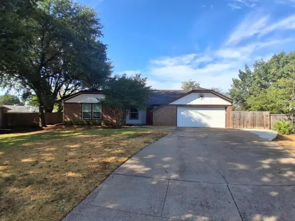 2206 Sexton Drive, Arlington, TX 76015