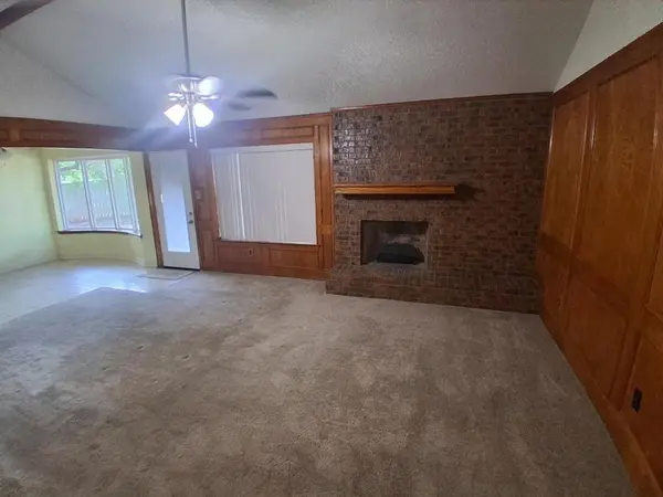 2206 Sexton Drive, Arlington, TX 76015
