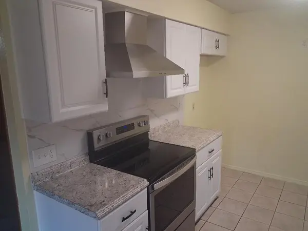 2206 Sexton Drive, Arlington, TX 76015