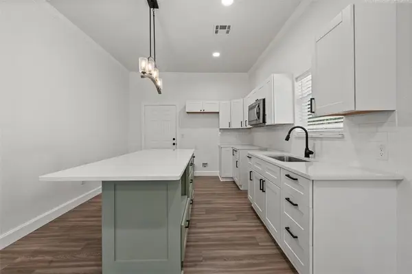 2415 S 9th Street, Waco, TX 76706