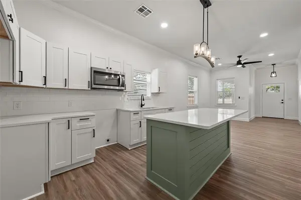 2415 S 9th Street, Waco, TX 76706