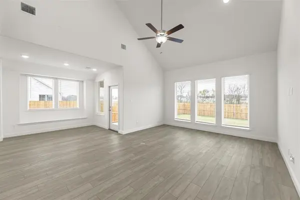 1005 Cumberland Drive, Justin, TX 76247