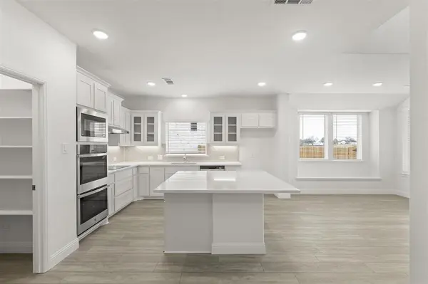 1005 Cumberland Drive, Justin, TX 76247