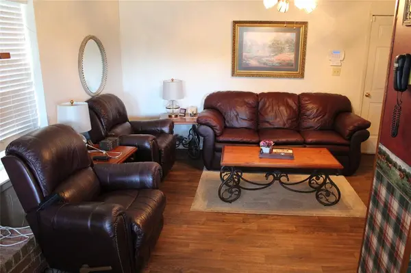 4497 FM 2820, Sumner, TX 75486