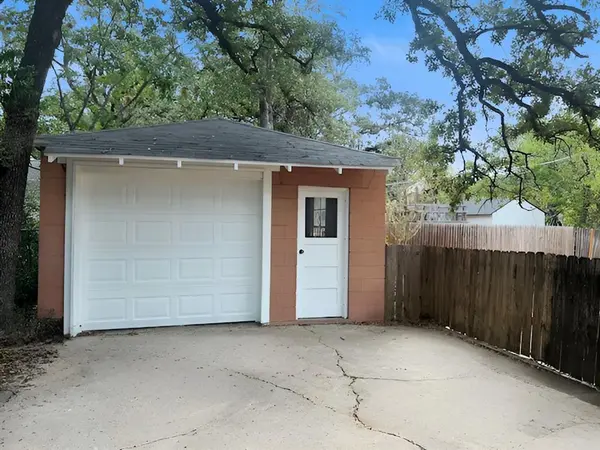 2012 Watauga Court W, Fort Worth, TX 76111