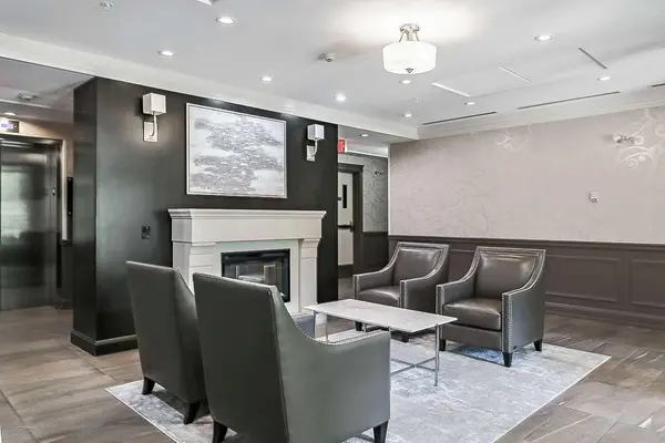 39 Quarry Gate SE #205, Calgary, AB T2X 3X2